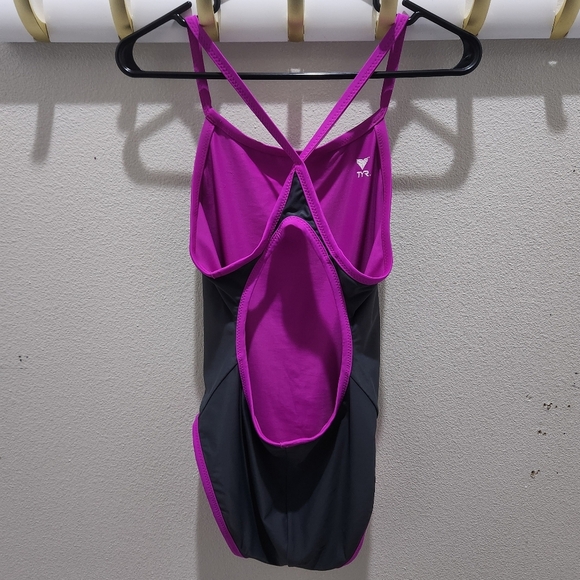 TYR Diamondfit Reversible Solid Purple & Gray One Piece Swimsuit Sz S - Picture 8 of 10